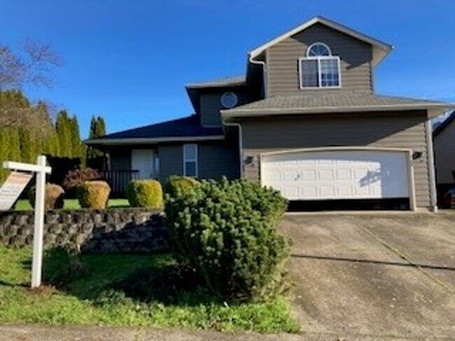 Foto del edificio - Three bedroom home in Hazel Dell nieghborhood