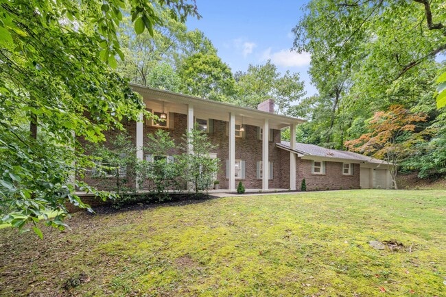 Building Photo - 729 Thornwood Pl