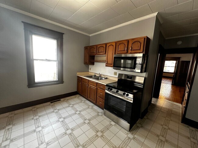 Foto del edificio - 60 McElwain Ave