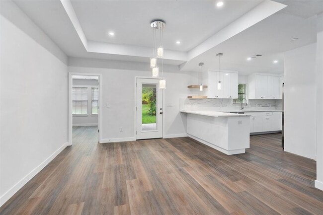 Building Photo - 4904 Russet Hill Dr