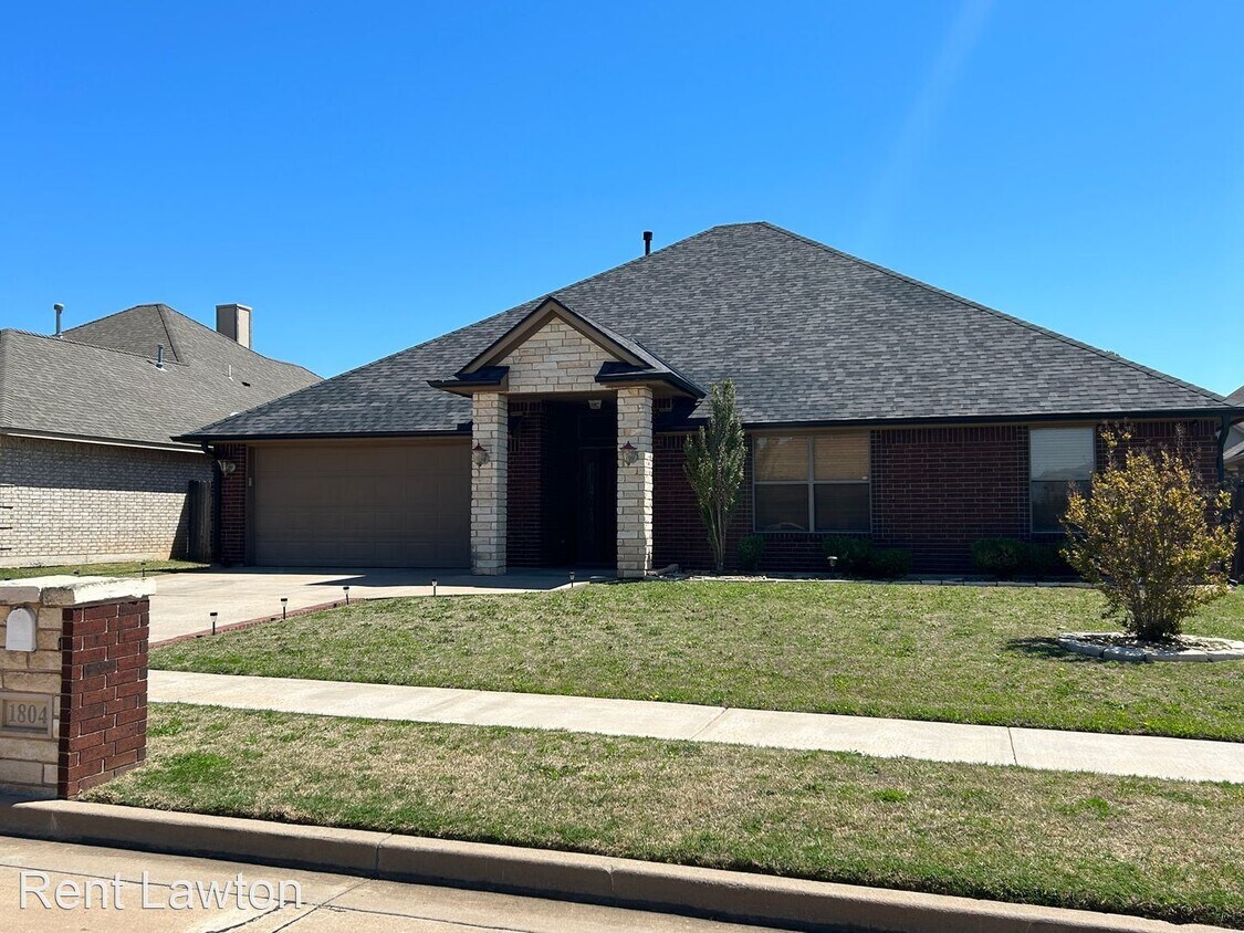 3 br, 2 bath House 1804 SW Driftwood Drive House for Rent in Lawton