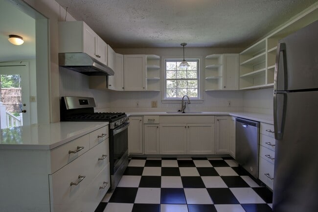 Building Photo - 2/1 Located in the Fruit and Nut section o...