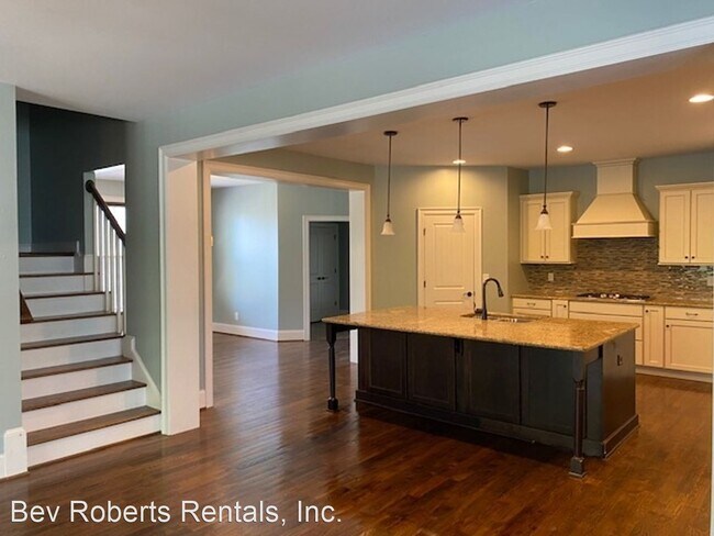 Building Photo - 5 br, 4.5 bath House - 1352 Legendary Lane