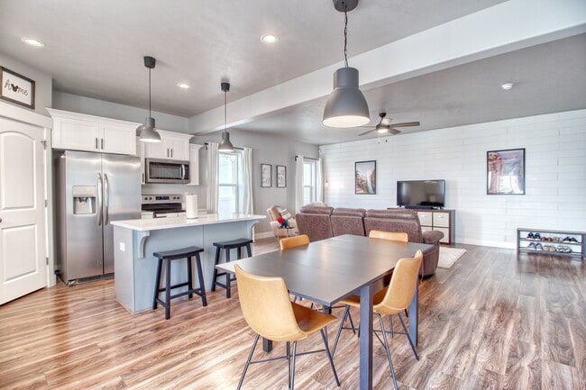 Foto del edificio - 8636 N Cypress Alley