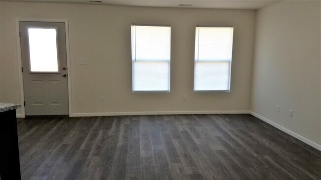 Building Photo - 105 Scarsdale Cir