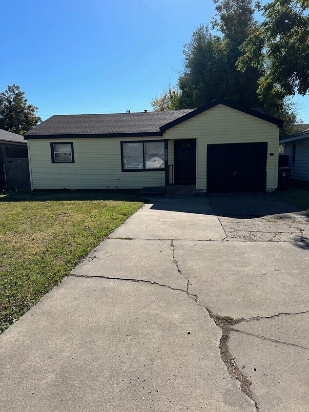 6208 NW 40th St, Bethany, OK 73008 House Rental in Bethany, OK