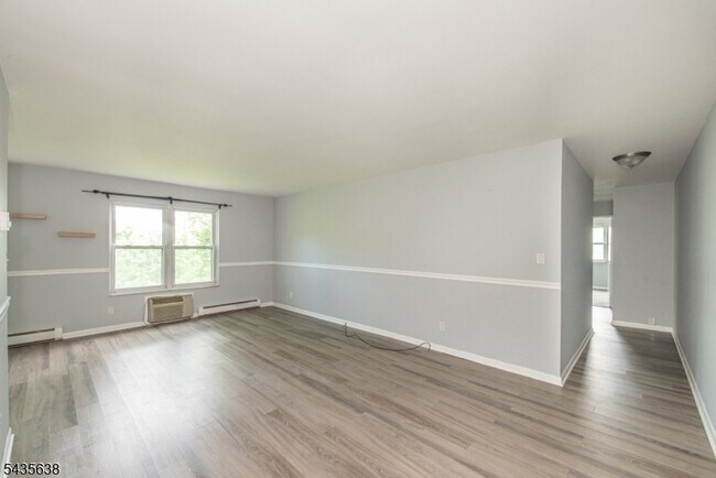 Building Photo - 100 Pierson Miller Dr