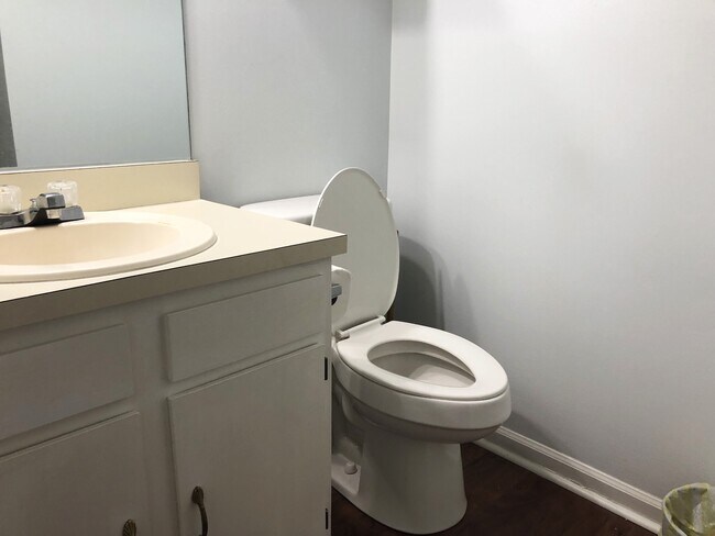 Building Photo - 1410 Dove Run Dr