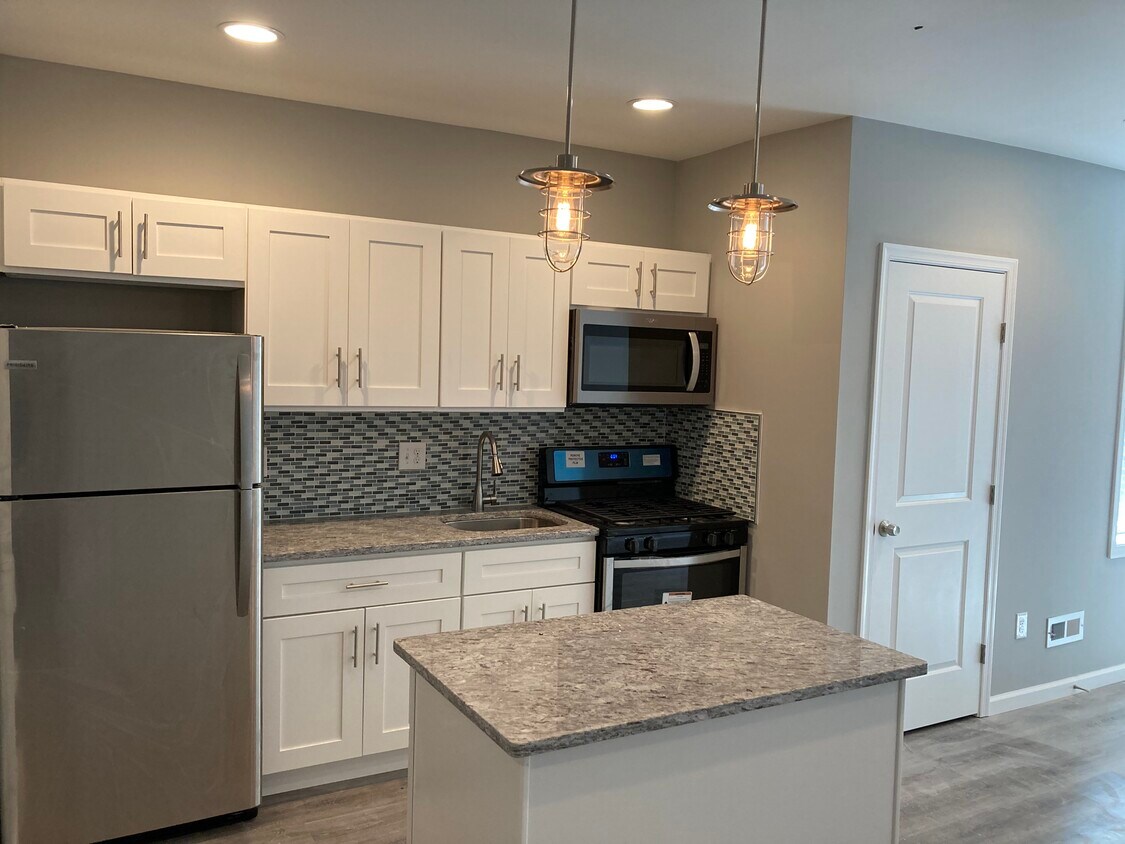 Foto principal - 926 N Saint Bernard St