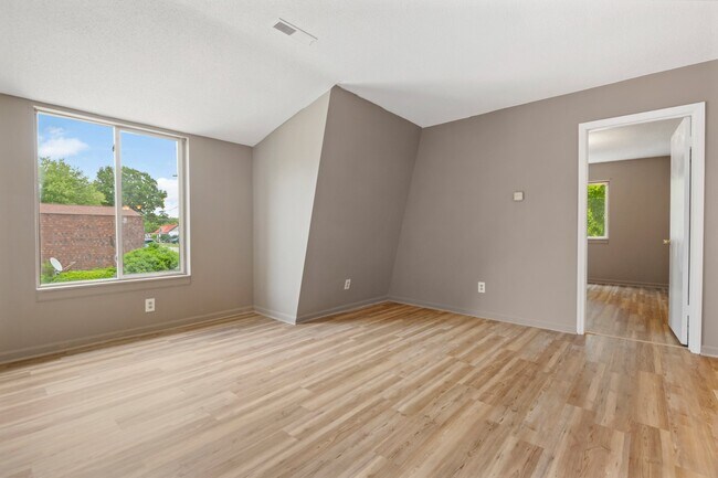 Building Photo - 511 Poplar St