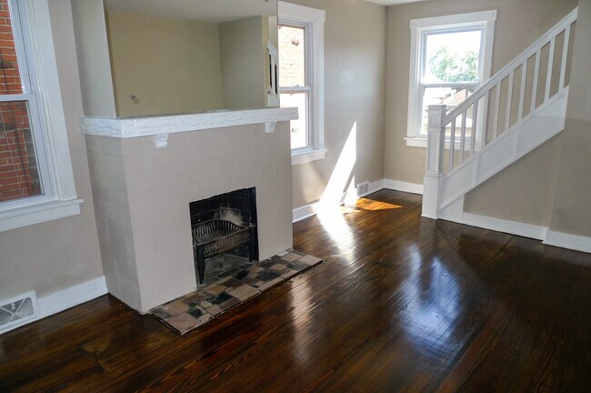 Photo - 2833 Midland Street House