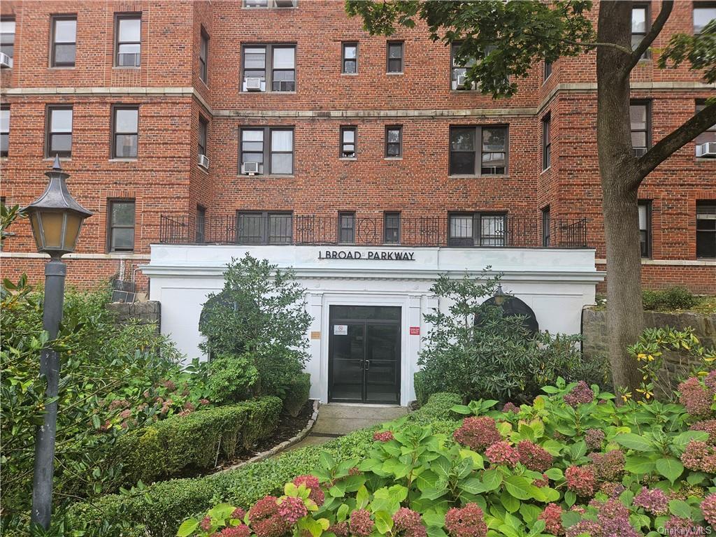 1 Broad Pkwy White Plains, NY 10601 Alquileres en White Plains, NY
