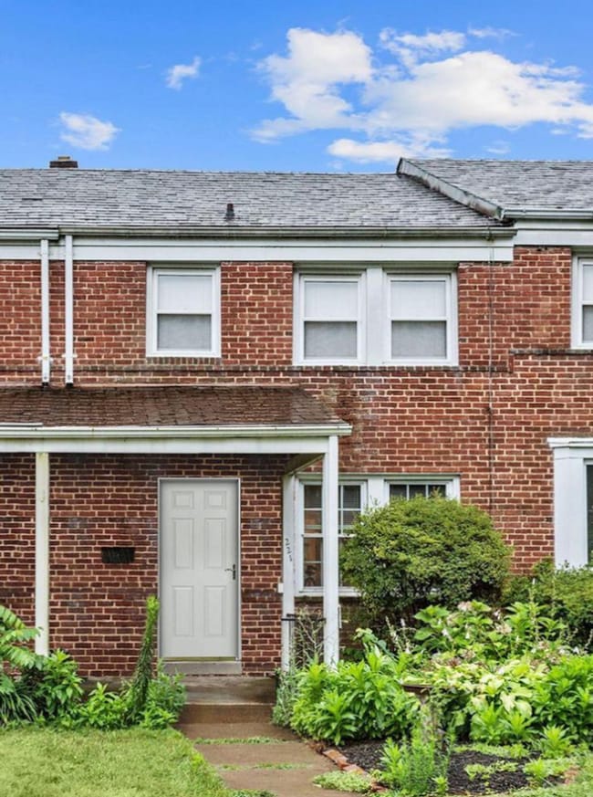 Building Photo - 221 Ridge Ave