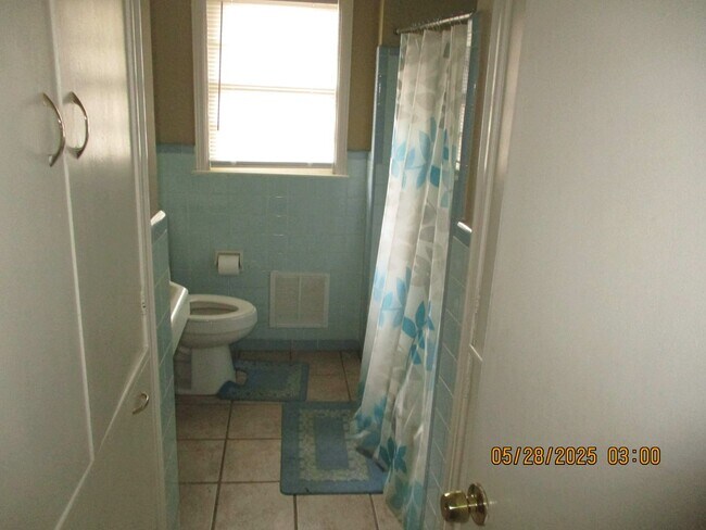 Foto del edificio - 1205 Whispering Pines Rd