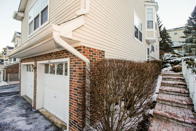 Building Photo - 1408 Windsor Ct
