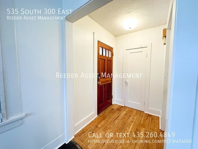 Building Photo - 5 Bed 2 Bath home with HUGE heated 3 car g...