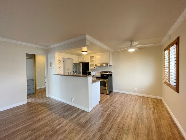 Building Photo - Amazing one bedroom Condo in Long Beach! J...