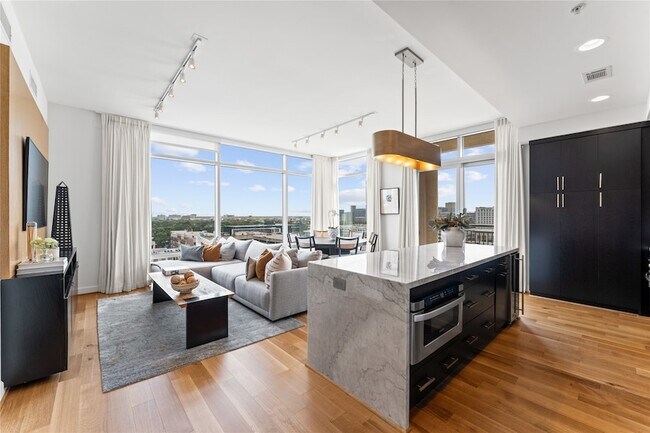 Foto del edificio - 2207 Bancroft Ln