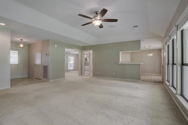 Foto del edificio - 2307 Fairway Cir