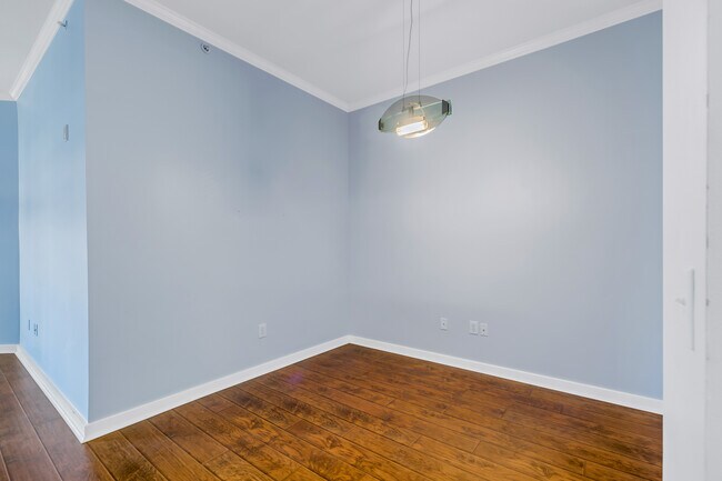 Building Photo - 390 17th St