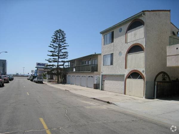 Building Photo - 65 10th St
