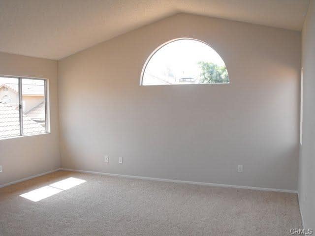 Foto del edificio - CHARMING 3 BEDROOM 2 STORY