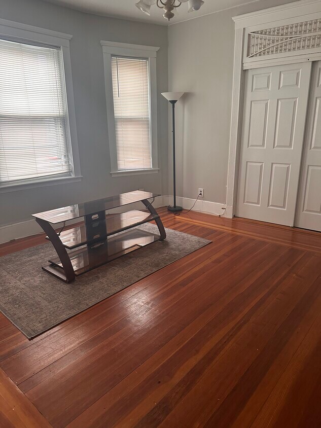 Primary Photo - 14 Antrim St