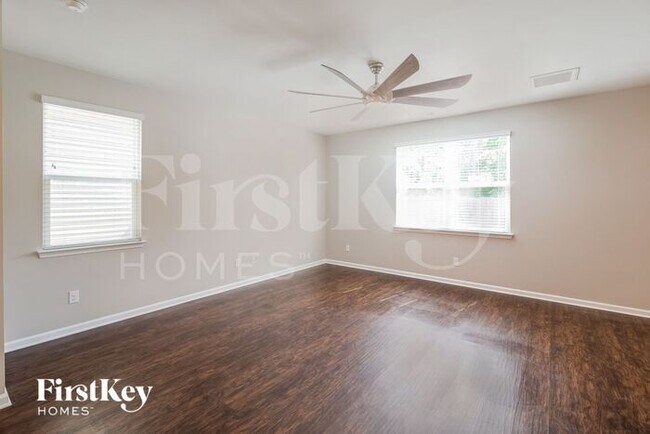 Foto del edificio - 9680 Roseberry St