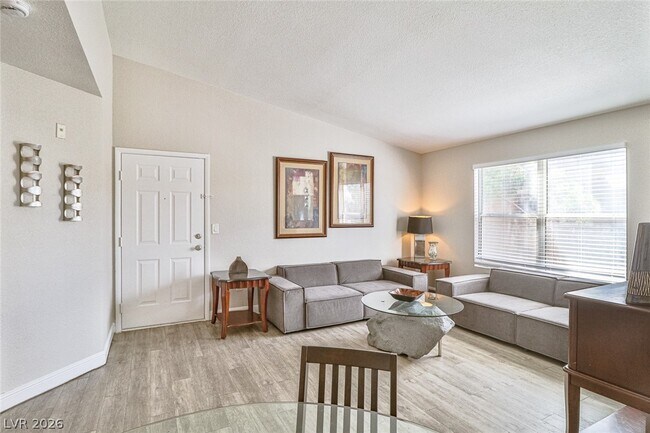Foto del edificio - 5055 W Hacienda Ave