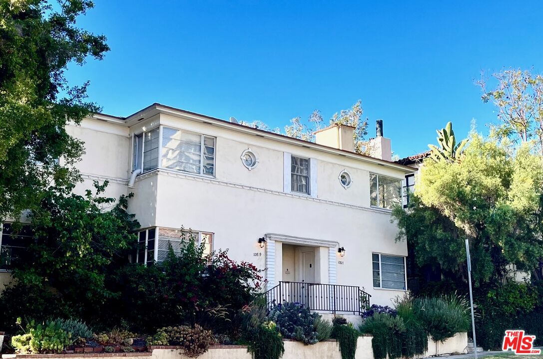 Primary Photo - 10821 Lindbrook Dr