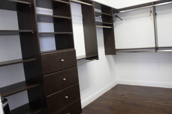 Foto del edificio - 5862 Homeland Rd