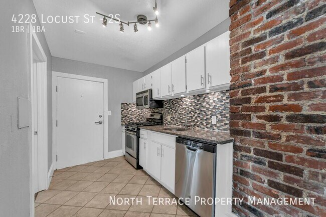 Foto del edificio - Live Historic Vibes w/ Modern Style – 1BRs...