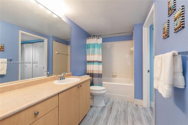 Building Photo - 1919  Van Buren St  313A Hollywood Fl 33020