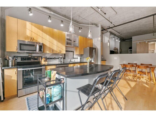 Building Photo - 918 N 3rd St