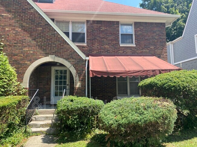 Building Photo - 5265 Broadway St