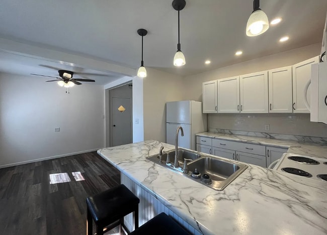 Foto del edificio - 1124 4th St NE