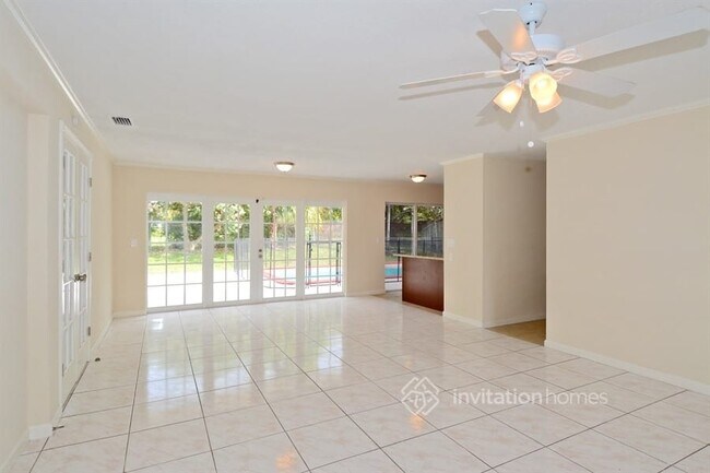 Building Photo - 6952 Tradewind Way