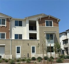 Building Photo - 6136 Valentina Wy