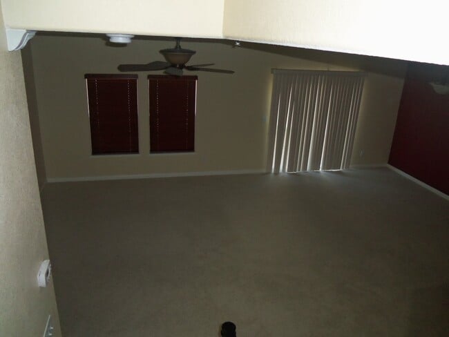 Foto del edificio - This is a condo nicer than most single family homes!!  (Please read entire ad for showings).