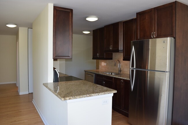 Building Photo - 2700 N Hampden Ct