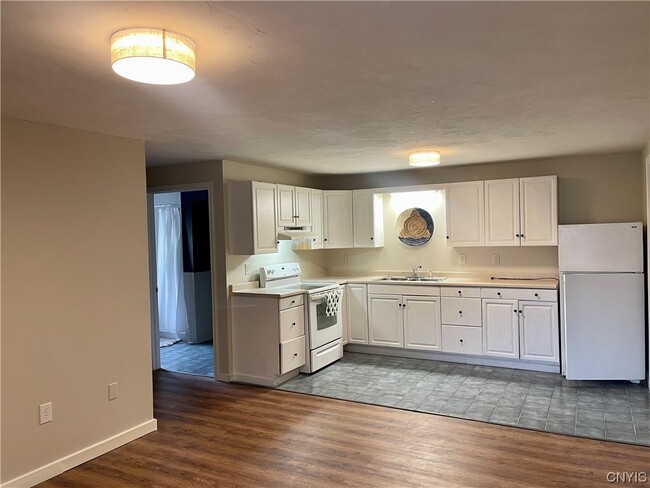 Foto del edificio - 6387 Reid Ln