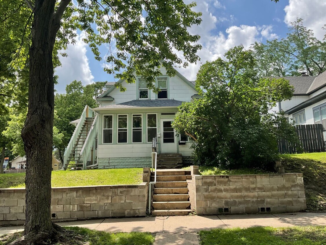 Primary Photo - 3403 Aldrich Ave N