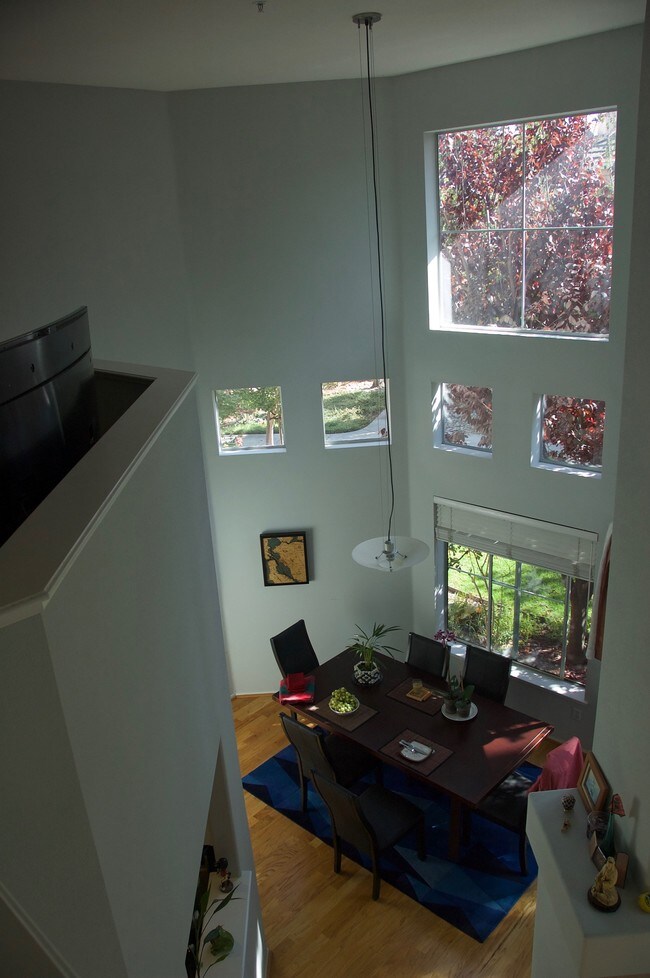 Building Photo - 993 Asilomar Ter