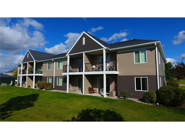 Building Photo - 1641 Summerfield Dr
