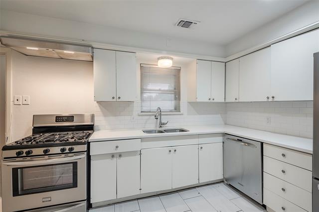 Foto del edificio - 10123 Newcombe Dr