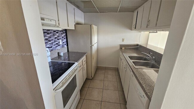 Foto del edificio - 8000 SW 149th Ave