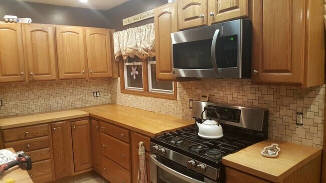 Building Photo - 279 Osborne Rd