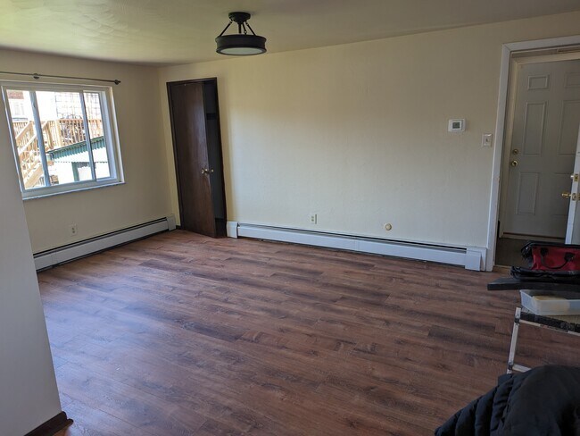 Foto del edificio - 708 Paul St