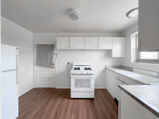Building Photo - 4903 Crain
