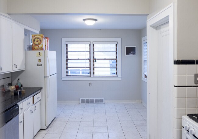 Foto del edificio - 139 Mayfield Ave NE